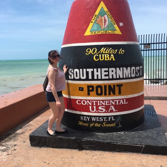 Meet your Posher, Nicole - Picture 1 of 1